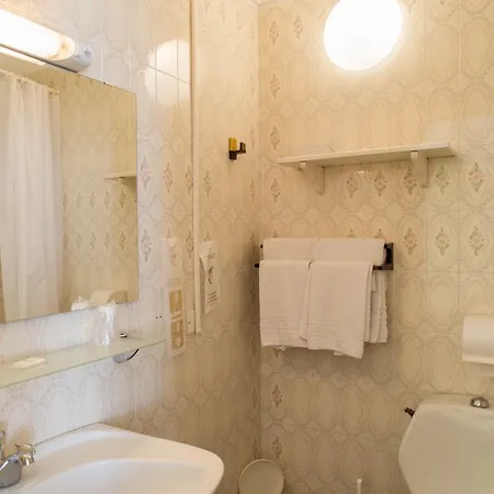 Szálloda Pb - Paris-barcelone 3*