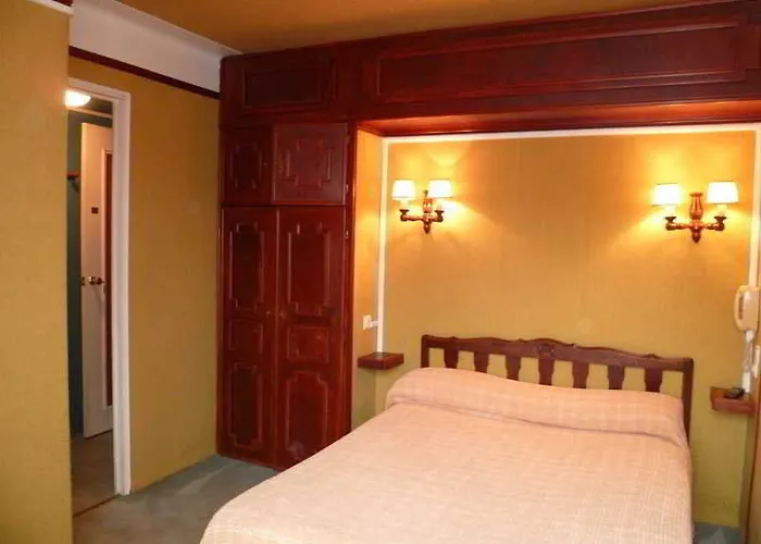 Pb - Paris-barcelone 酒店 佩皮尼昂